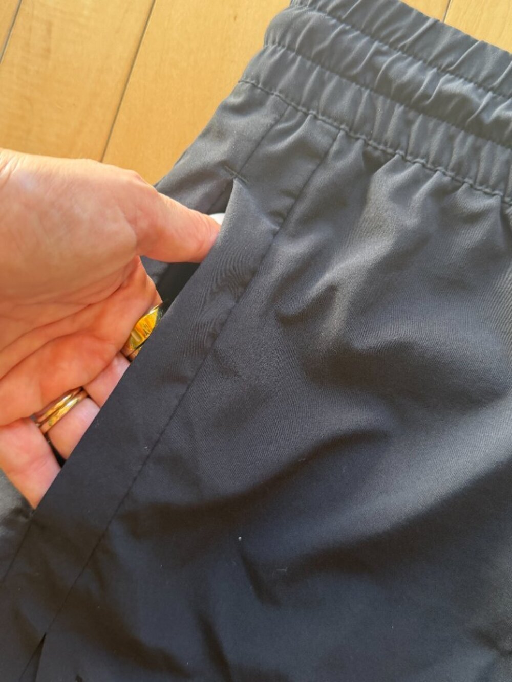 Athleta Baja Perforated Laser Cut Featherweight Stretch Shorts Size 8 Black - Picture 6 of 11